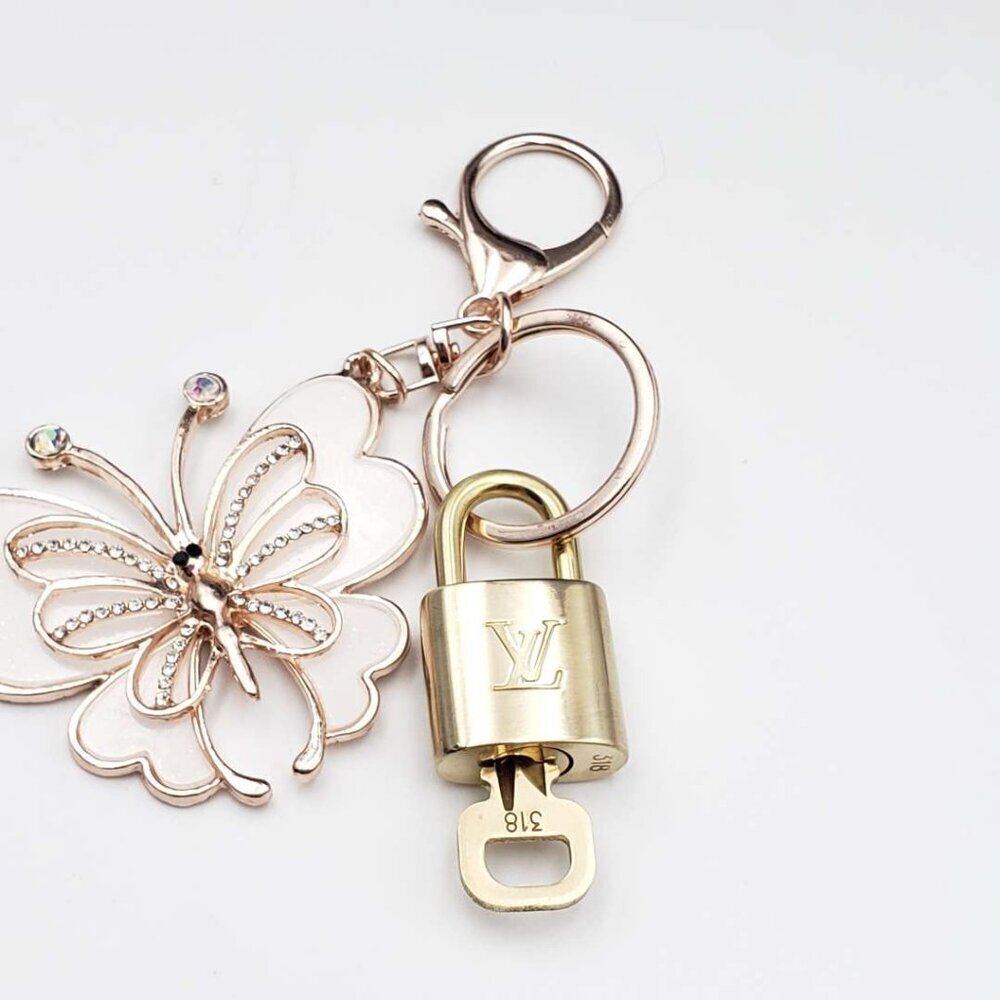Louis Vuitton Gold Lock 🔑 Authentic LV Padlock + Bag Unbranded Butterfly Charm - Picture 5 of 8